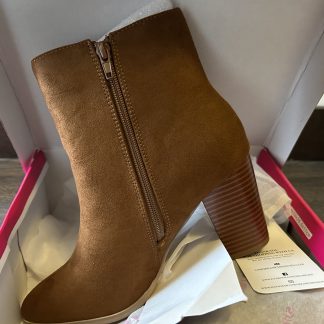 Dream Pairs - Anita Brown - Size 9