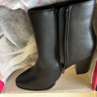 Dream Pairs - Anita Black - Size 6.5